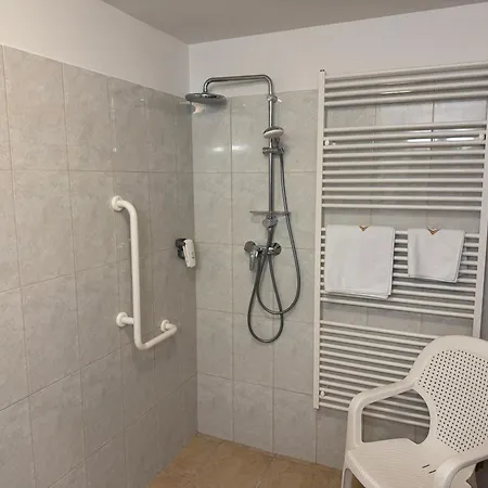 Famulus Győr