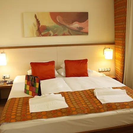 Famulus فندق غيور