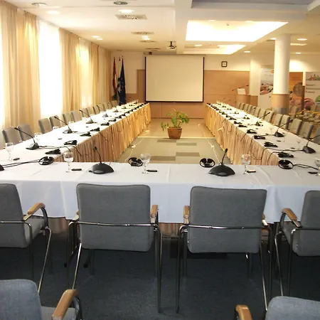 Famulus Hotel Győr