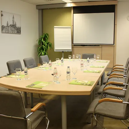 فندق Famulus غيور