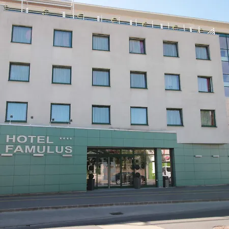 Famulus Hotel 4*
