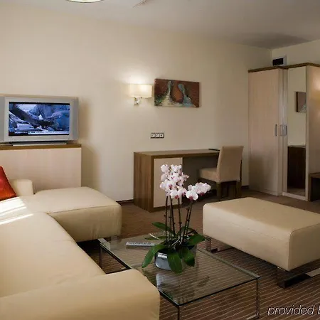 Famulus Hotel 4*