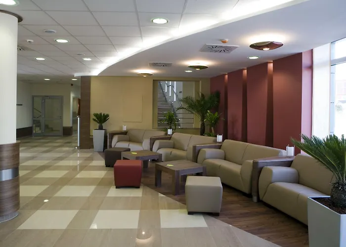 Famulus Hotel Gyor