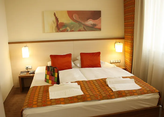 Famulus Hotel Győr