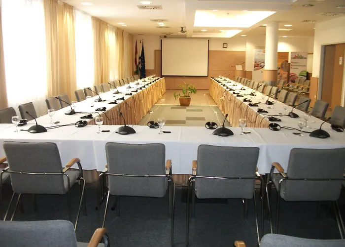 Famulus Hotel Gyor