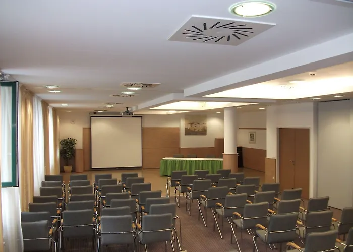 Famulus Hotel 4*